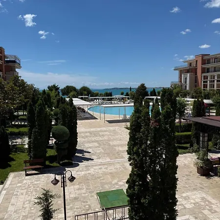 Premium Garden - Prestige Apartment *